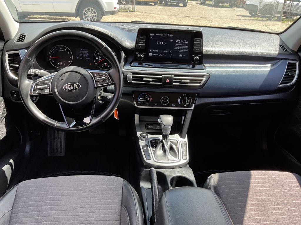 Photo 28 of this KIA SELTOS