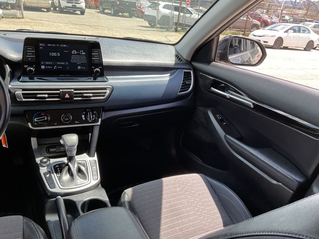 Photo 29 of this KIA SELTOS