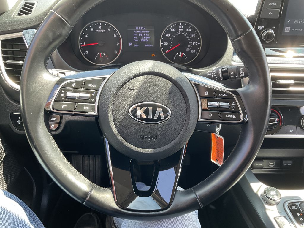 Photo 32 of this KIA SELTOS