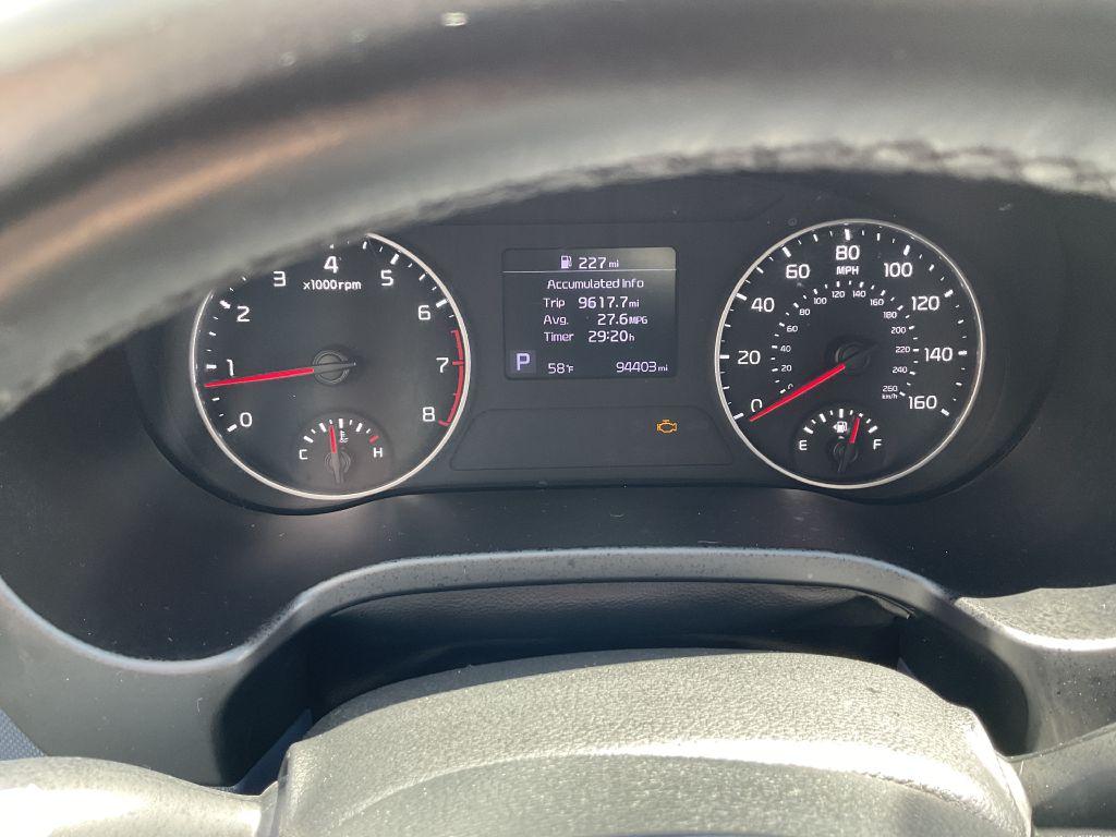 Photo 35 of this KIA SELTOS