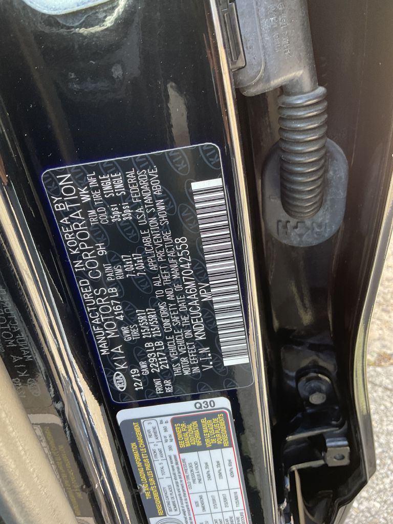 Photo 36 of this KIA SELTOS