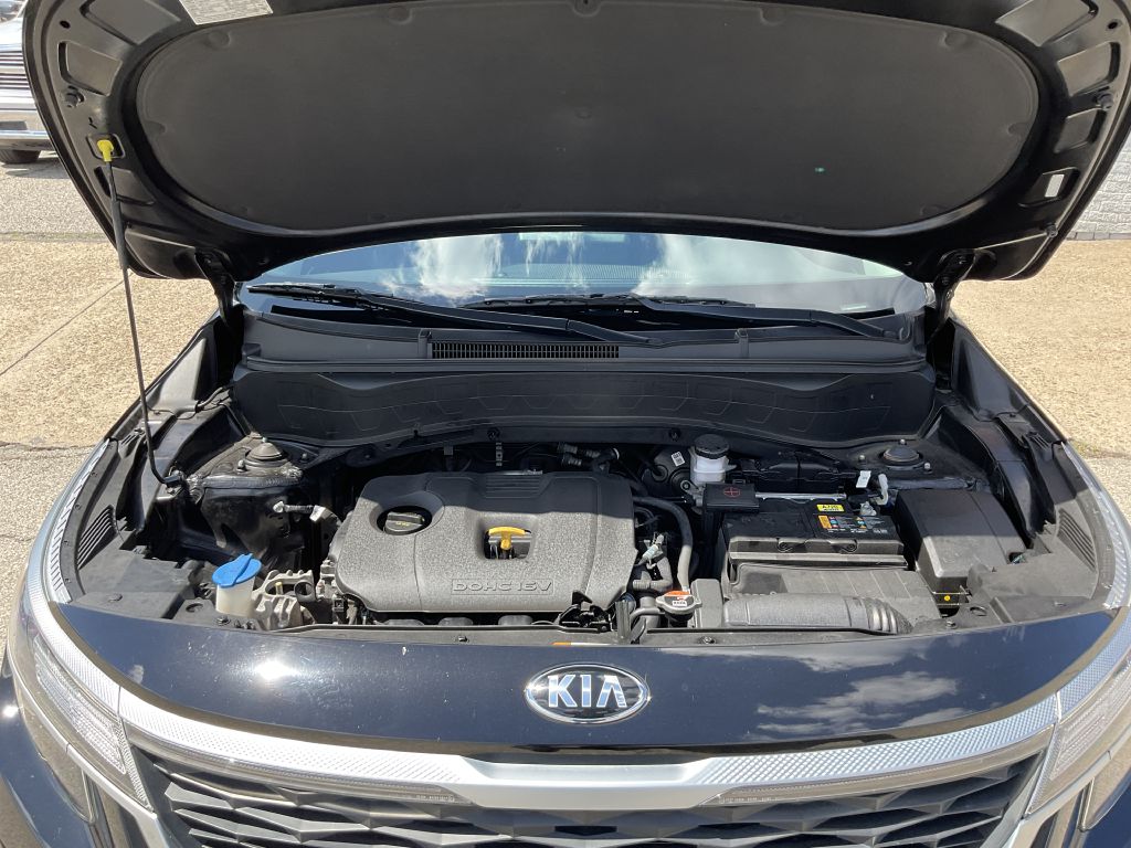 Photo 37 of this KIA SELTOS