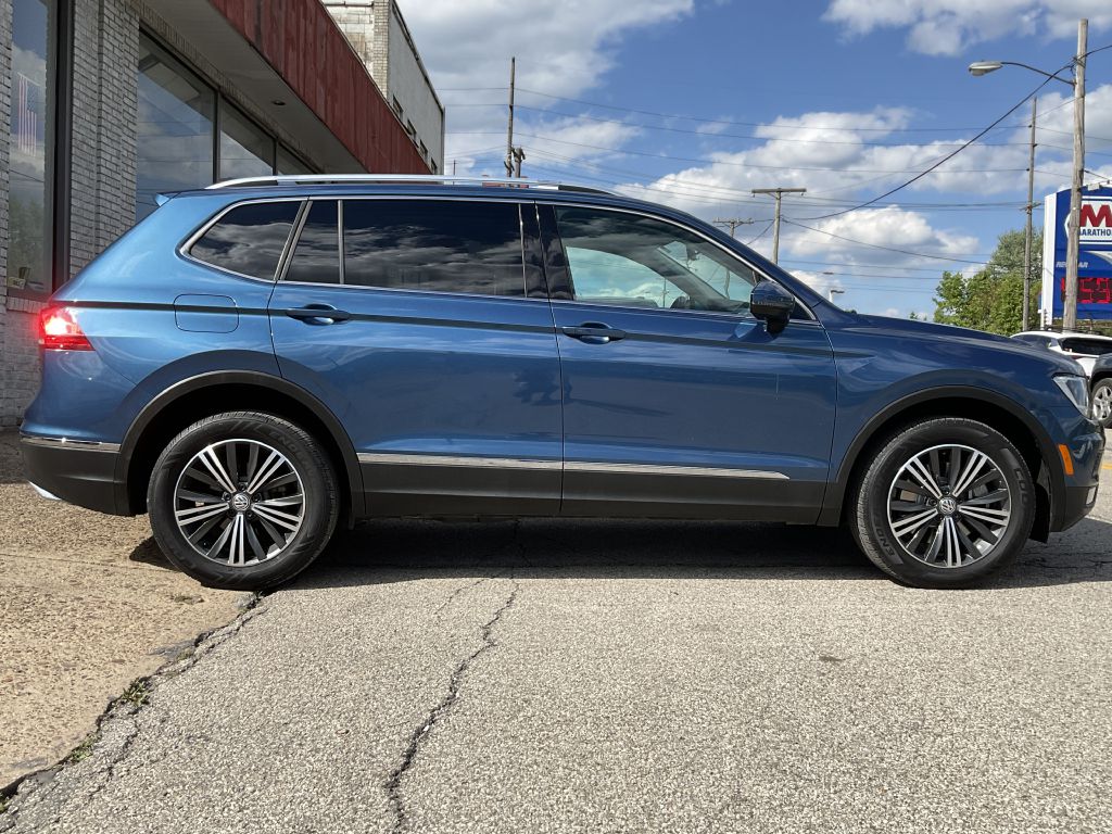 Photo 2 of this VOLKSWAGEN TIGUAN