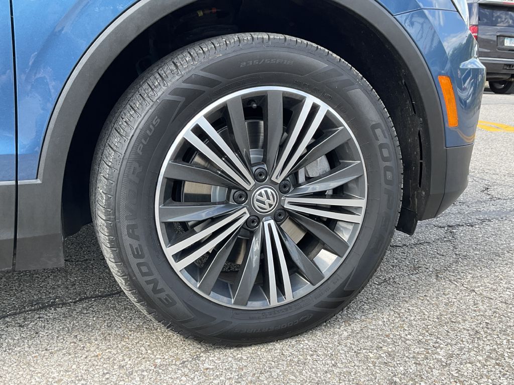 Photo 12 of this VOLKSWAGEN TIGUAN