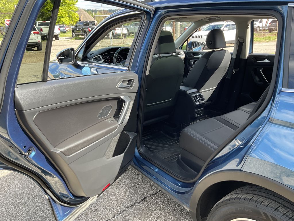 Photo 17 of this VOLKSWAGEN TIGUAN