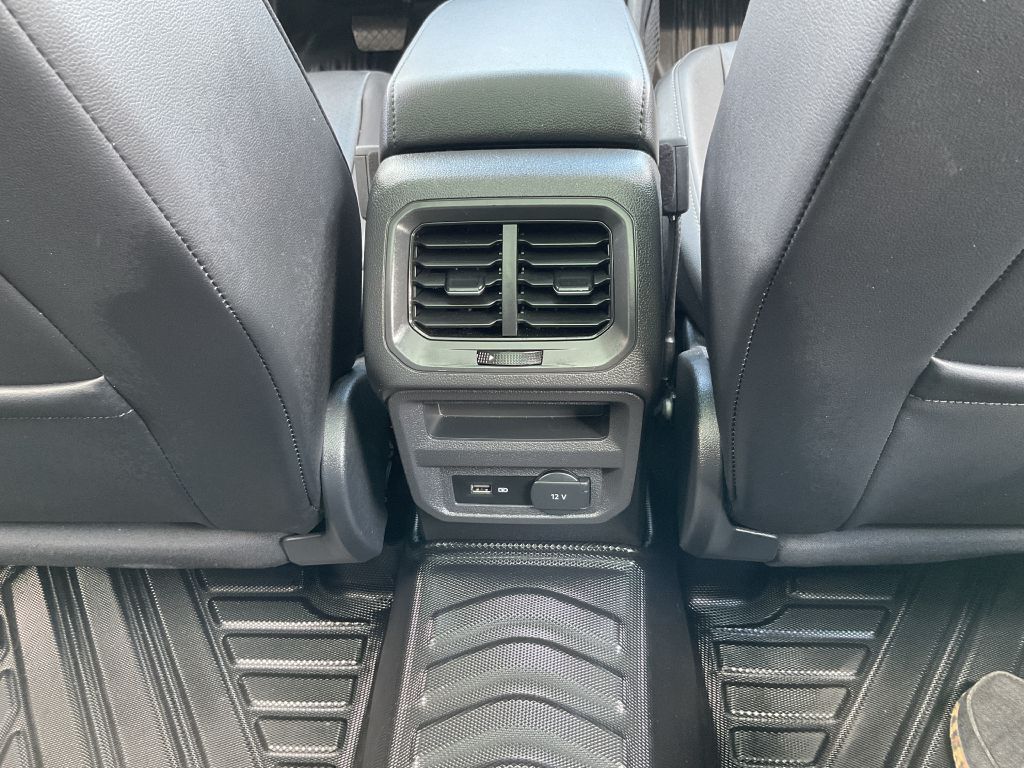 Photo 22 of this VOLKSWAGEN TIGUAN