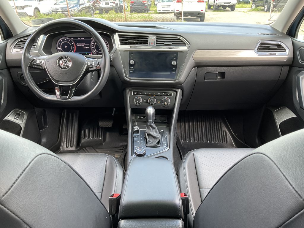 Photo 23 of this VOLKSWAGEN TIGUAN