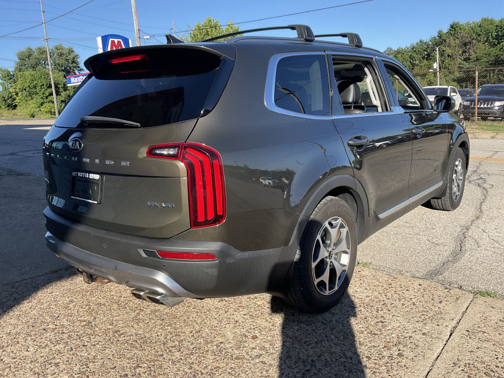 Photo 3 of this KIA TELLURIDE