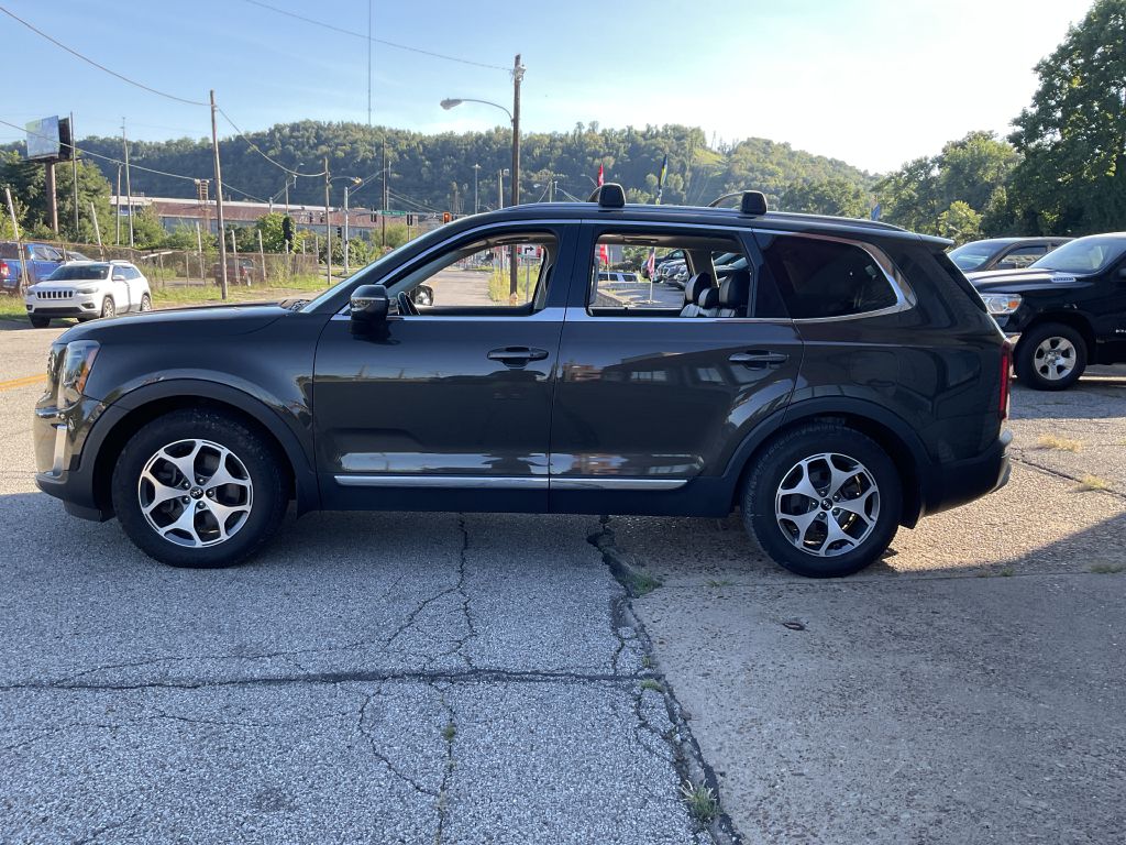 Photo 6 of this KIA TELLURIDE