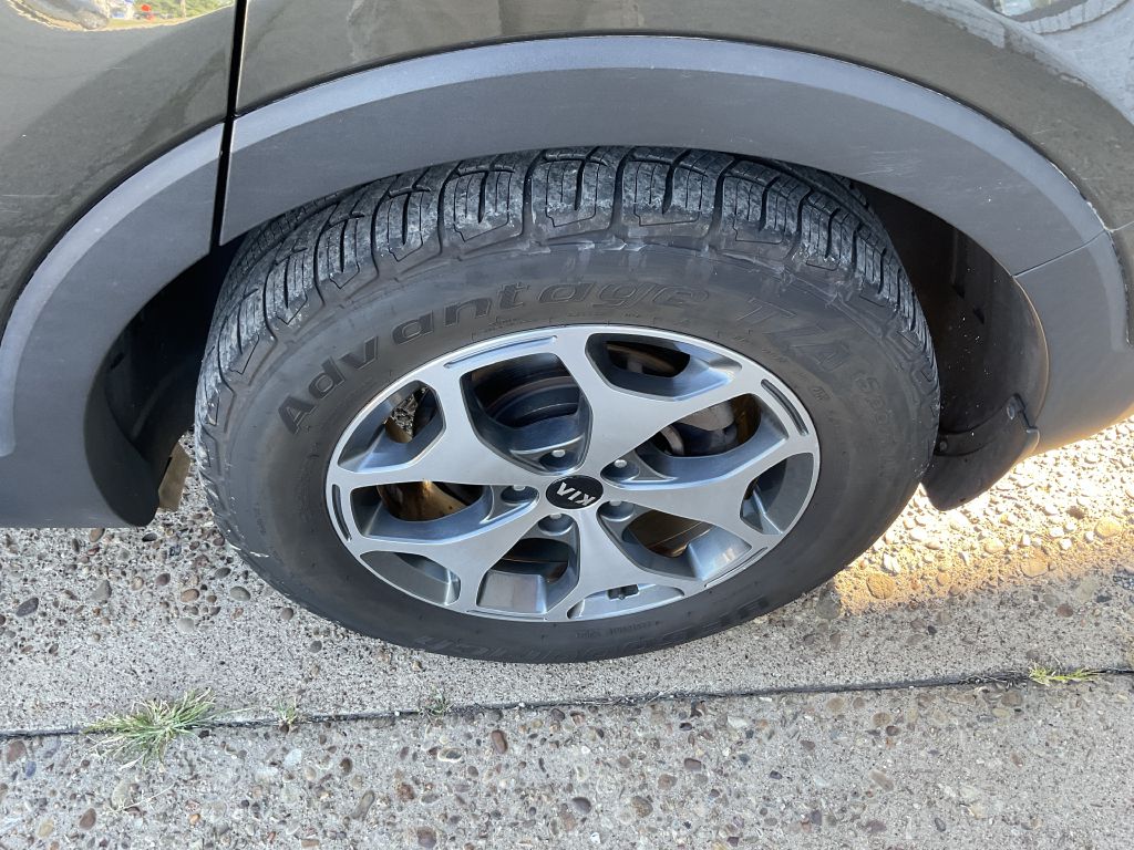 Photo 10 of this KIA TELLURIDE