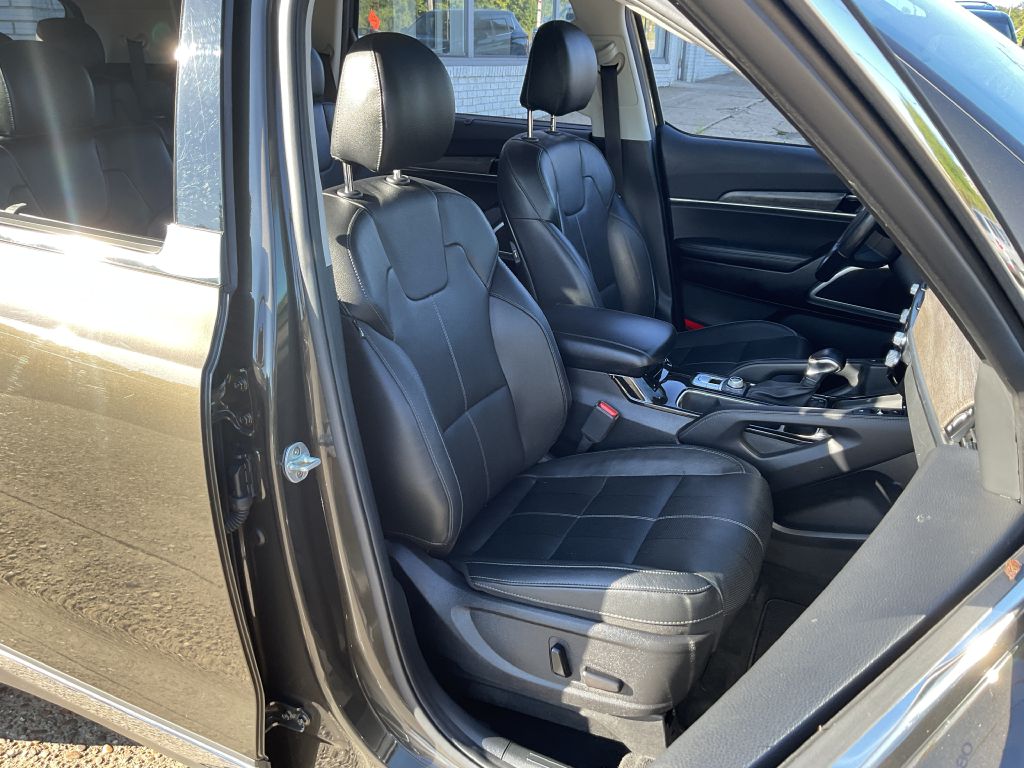 Photo 18 of this KIA TELLURIDE