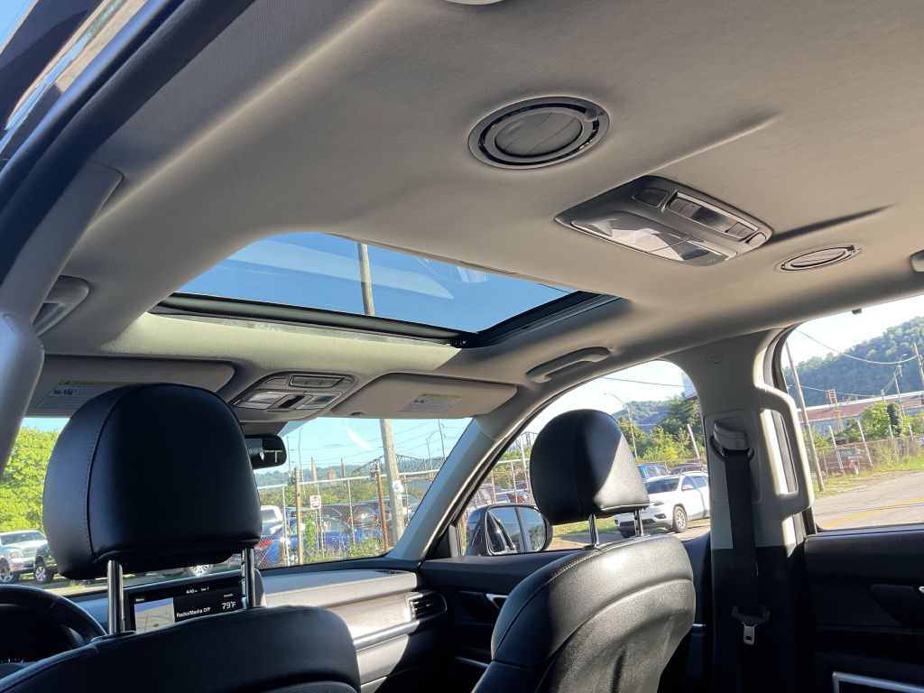 Photo 23 of this KIA TELLURIDE