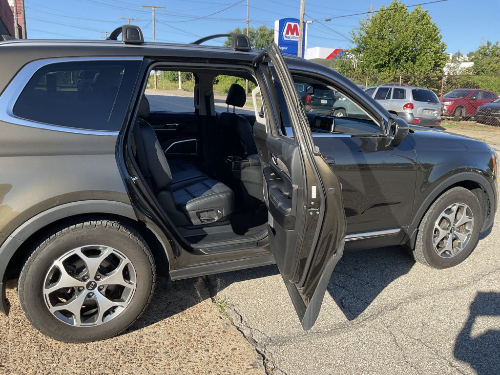 Photo 24 of this KIA TELLURIDE