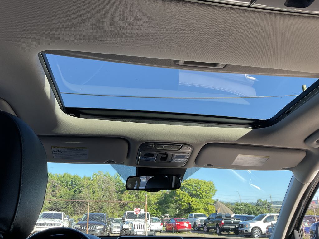 Photo 33 of this KIA TELLURIDE