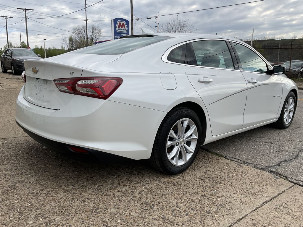 Photo 3 of this CHEVROLET MALIBU
