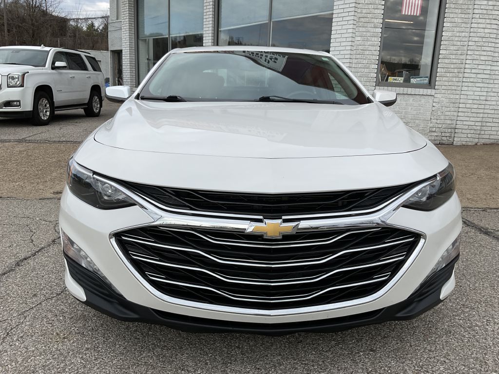 Photo 4 of this CHEVROLET MALIBU