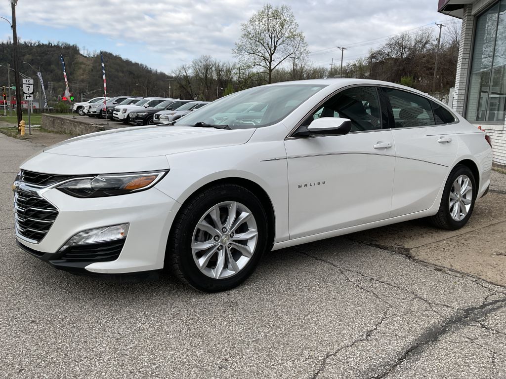 Photo 5 of this CHEVROLET MALIBU