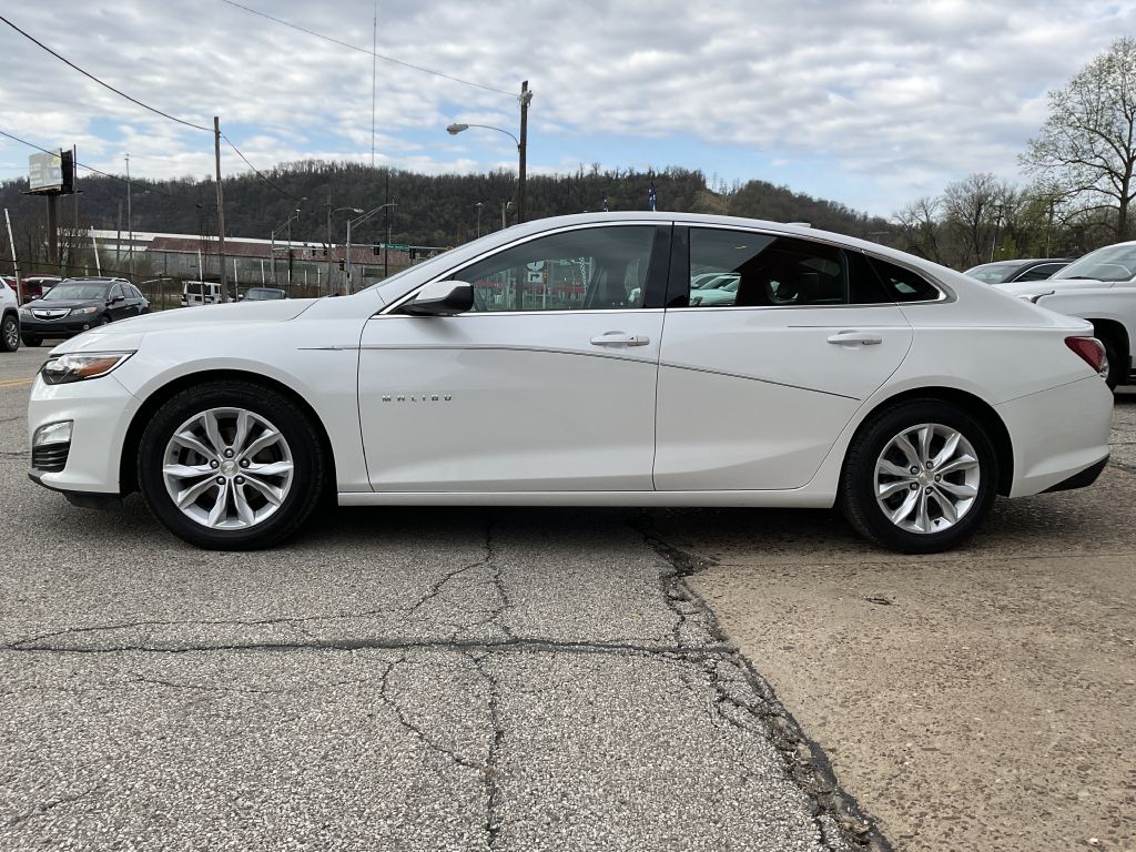 Photo 6 of this CHEVROLET MALIBU