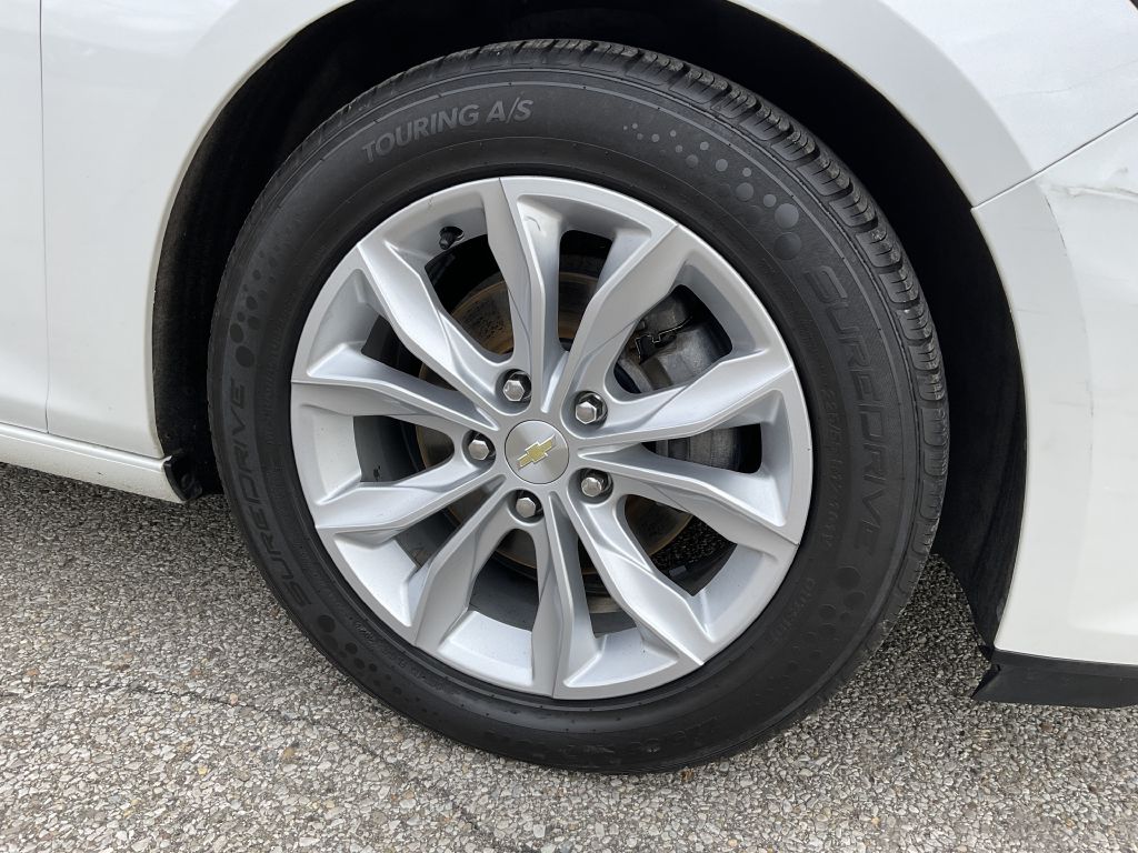 Photo 12 of this CHEVROLET MALIBU