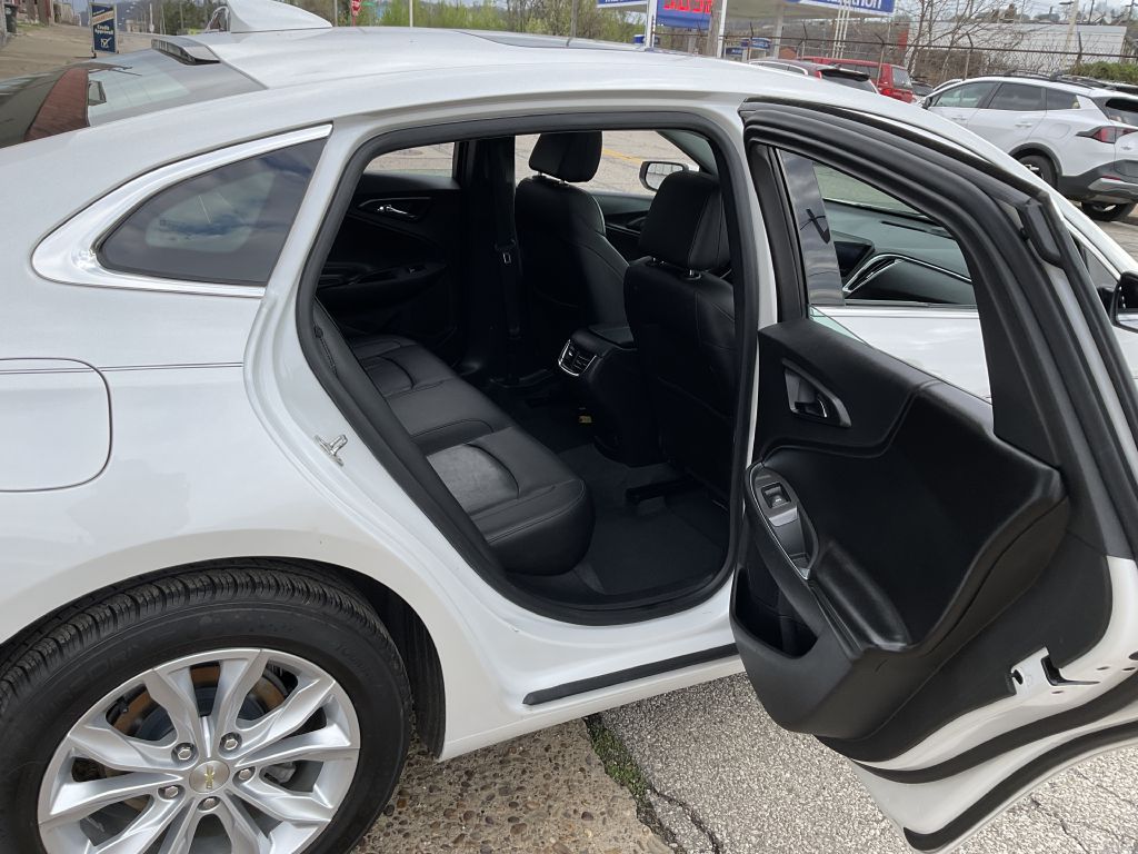 Photo 17 of this CHEVROLET MALIBU
