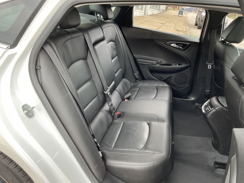 Photo 18 of this CHEVROLET MALIBU