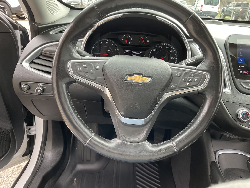 Photo 22 of this CHEVROLET MALIBU