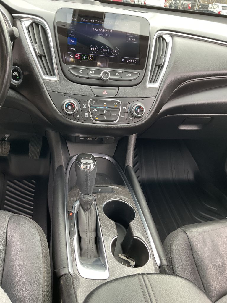 Photo 23 of this CHEVROLET MALIBU