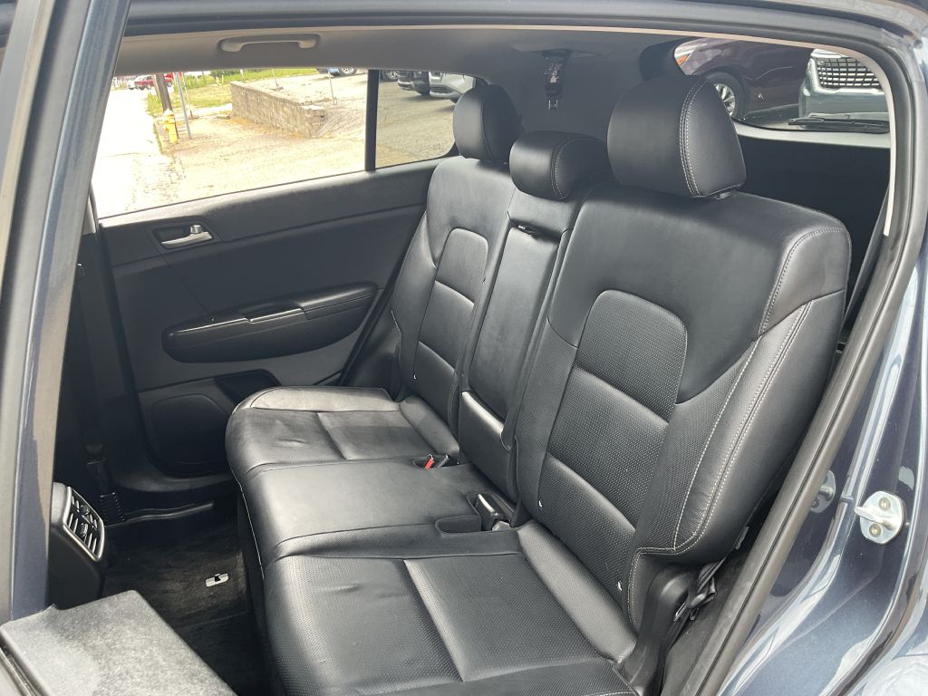 Photo 18 of this KIA SPORTAGE