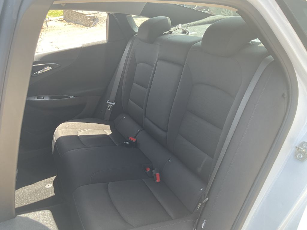 Photo 19 of this CHEVROLET MALIBU