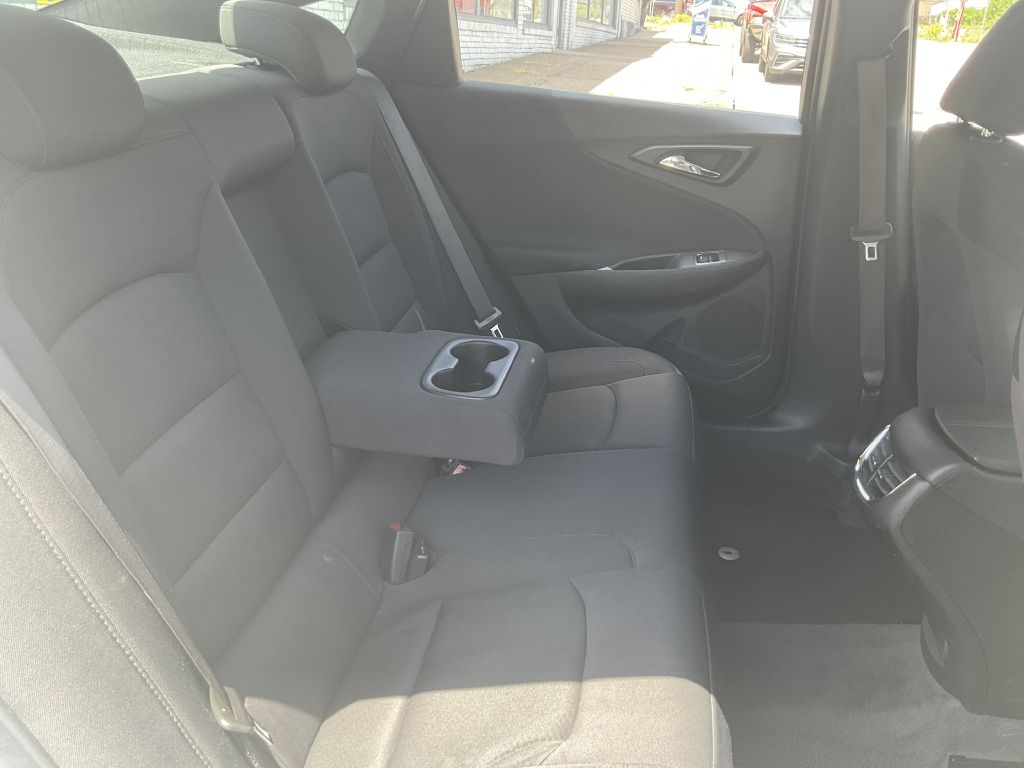 Photo 21 of this CHEVROLET MALIBU