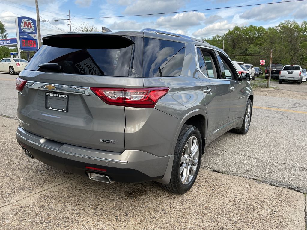 Photo 3 of this CHEVROLET TRAVERSE