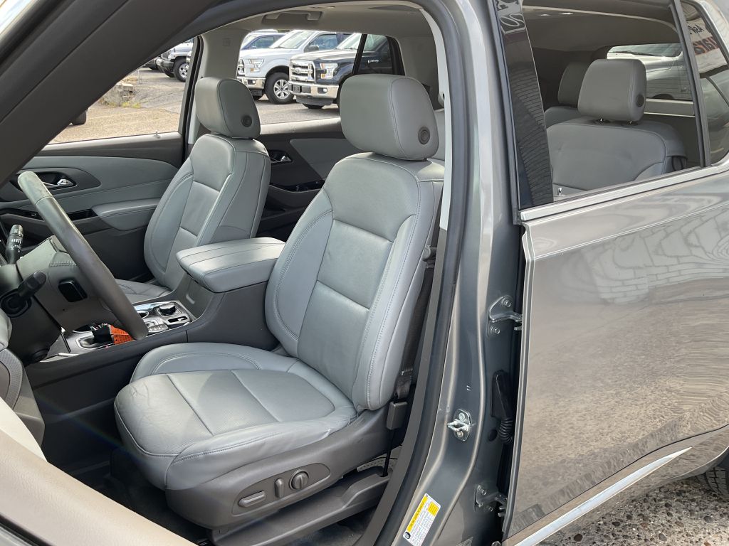 Photo 14 of this CHEVROLET TRAVERSE