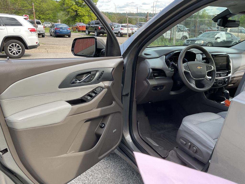 Photo 15 of this CHEVROLET TRAVERSE