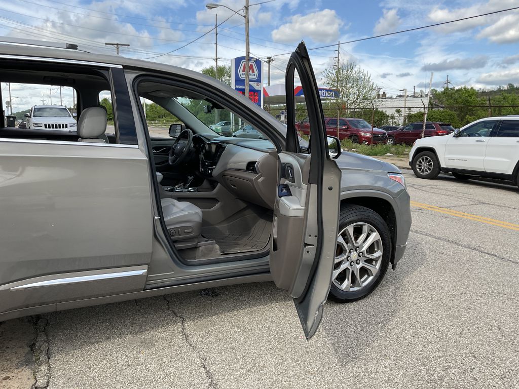 Photo 16 of this CHEVROLET TRAVERSE
