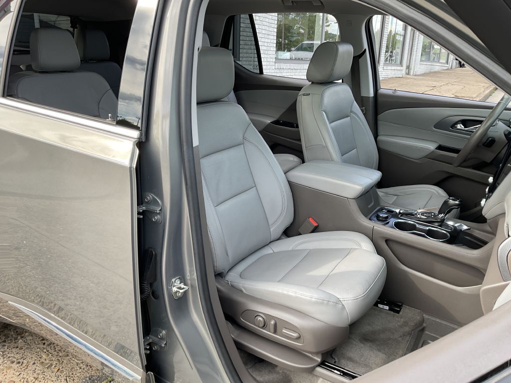 Photo 17 of this CHEVROLET TRAVERSE