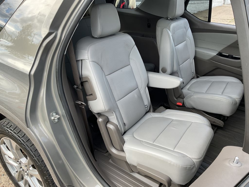 Photo 24 of this CHEVROLET TRAVERSE