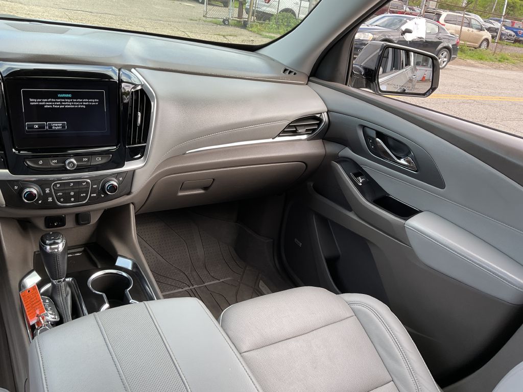 Photo 32 of this CHEVROLET TRAVERSE