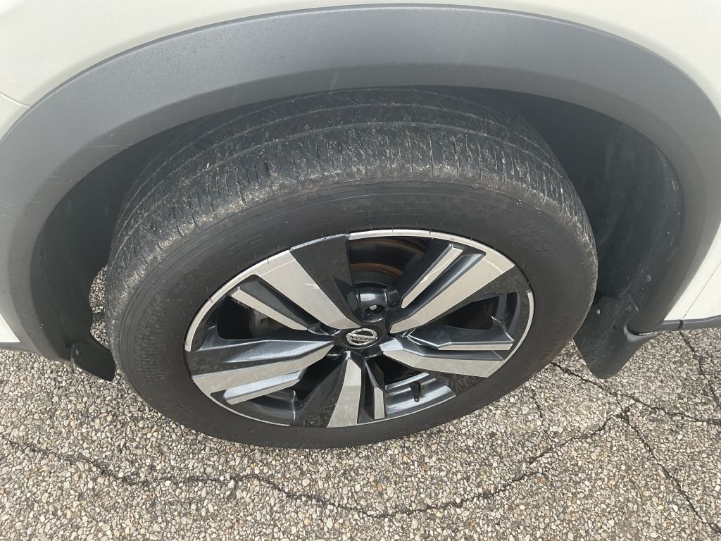 Photo 9 of this NISSAN ROGUE