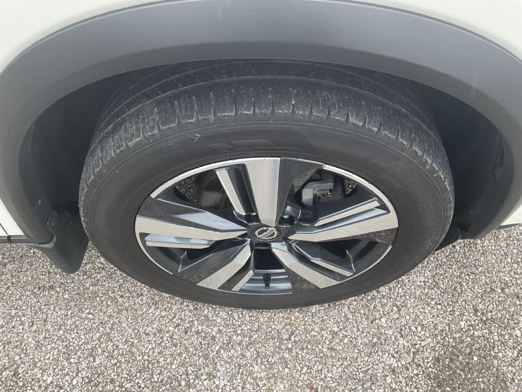 Photo 11 of this NISSAN ROGUE