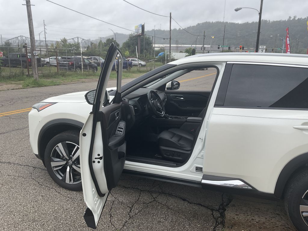 Photo 13 of this NISSAN ROGUE
