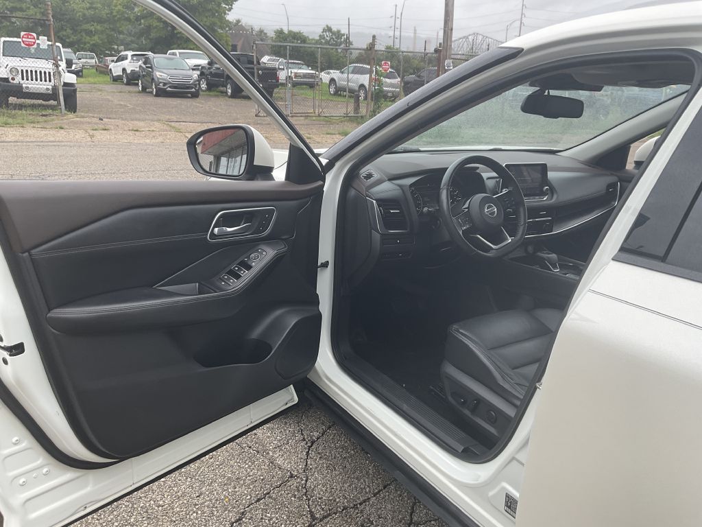 Photo 15 of this NISSAN ROGUE