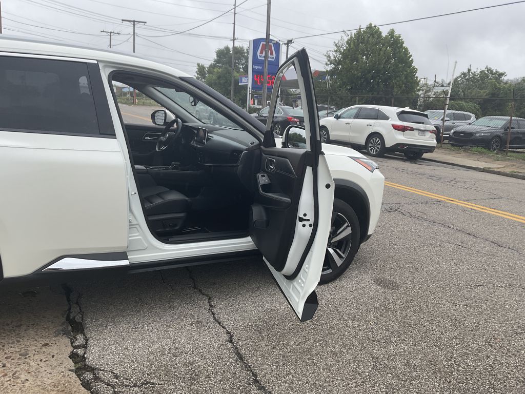 Photo 16 of this NISSAN ROGUE
