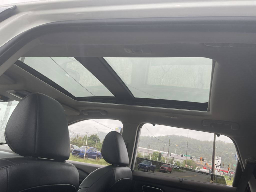 Photo 27 of this NISSAN ROGUE