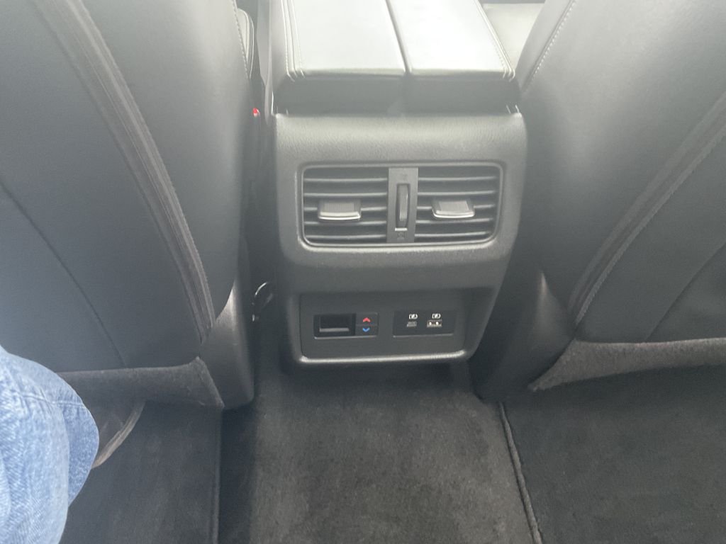 Photo 31 of this NISSAN ROGUE