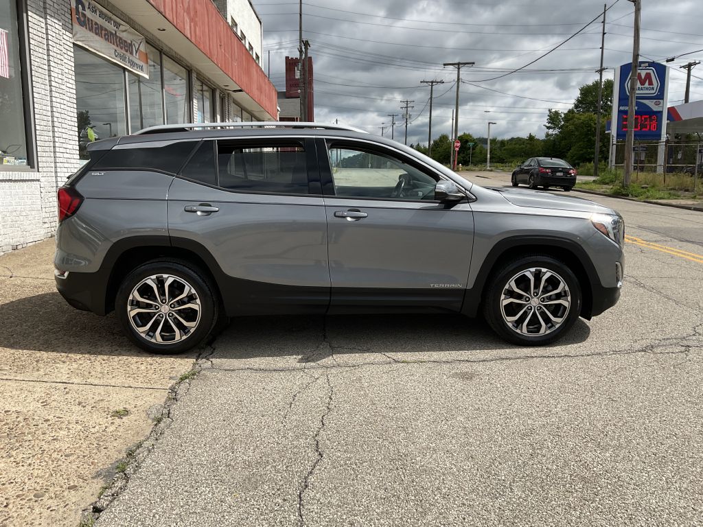 Photo 2 of this GMC TERRAIN