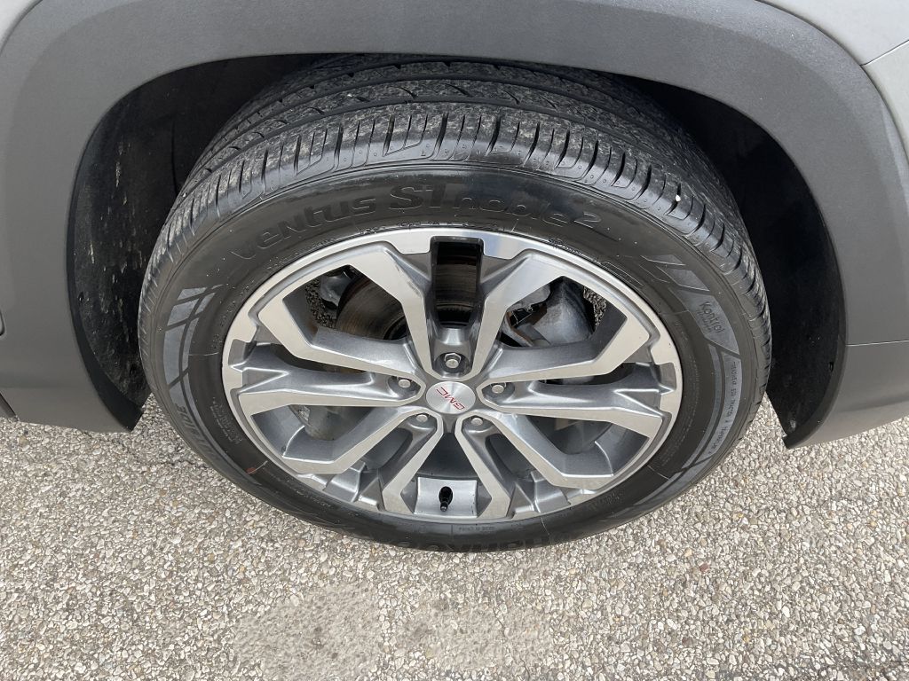 Photo 11 of this GMC TERRAIN