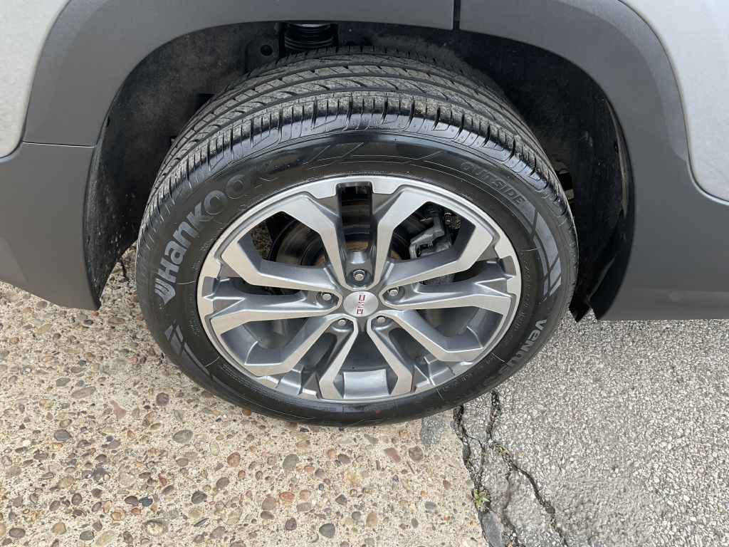Photo 12 of this GMC TERRAIN