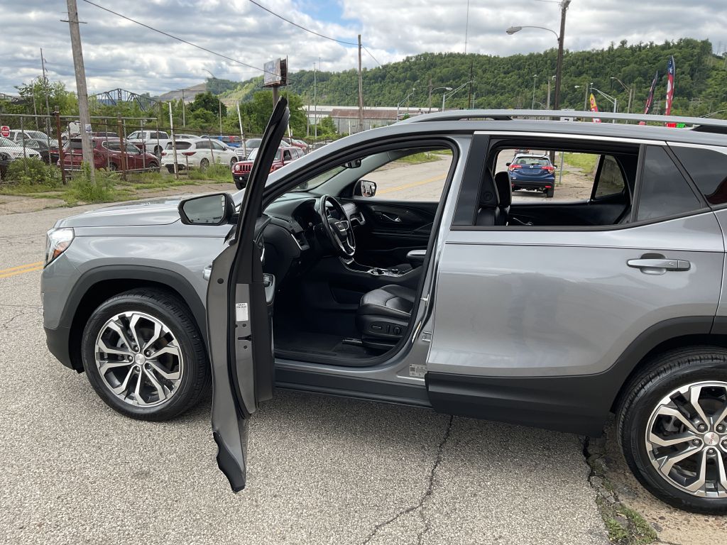 Photo 13 of this GMC TERRAIN