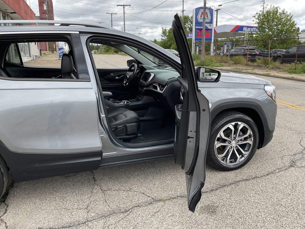 Photo 16 of this GMC TERRAIN