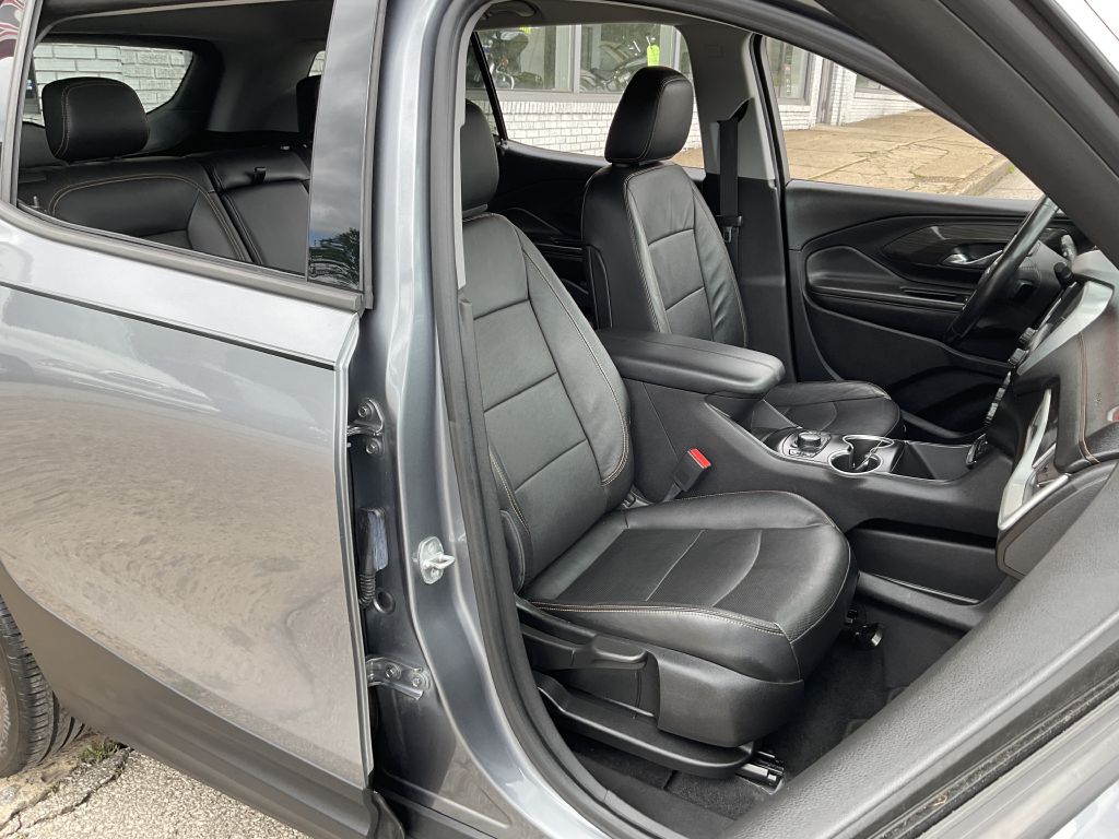 Photo 17 of this GMC TERRAIN
